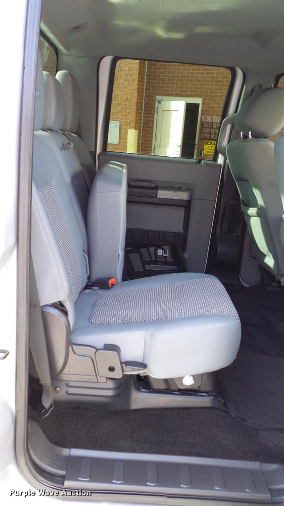 image for item DA6212 2015 Ford F250 Super Duty XLT Crew Cab pickup truck