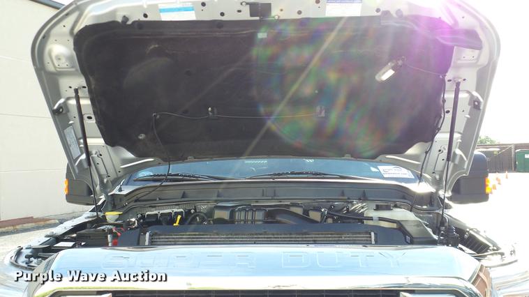 image for item DA6212 2015 Ford F250 Super Duty XLT Crew Cab pickup truck