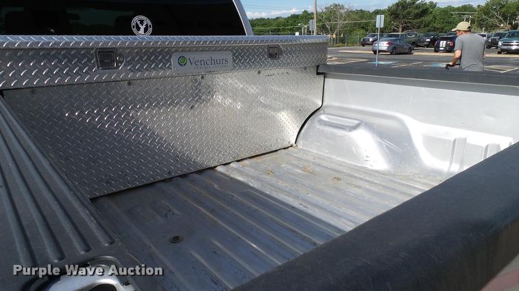 image for item DA6212 2015 Ford F250 Super Duty XLT Crew Cab pickup truck