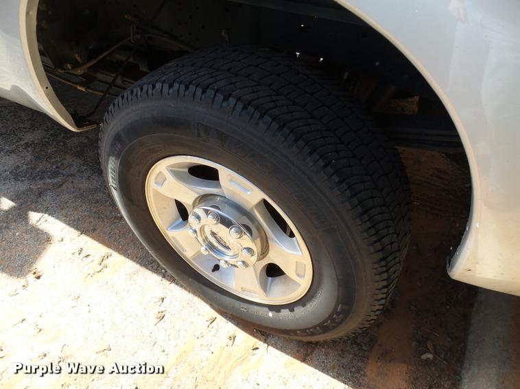 image for item DA6212 2015 Ford F250 Super Duty XLT Crew Cab pickup truck