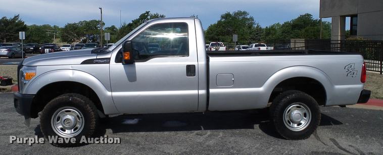 image for item DA6213 2011 Ford F250 Super Duty XL pickup truck