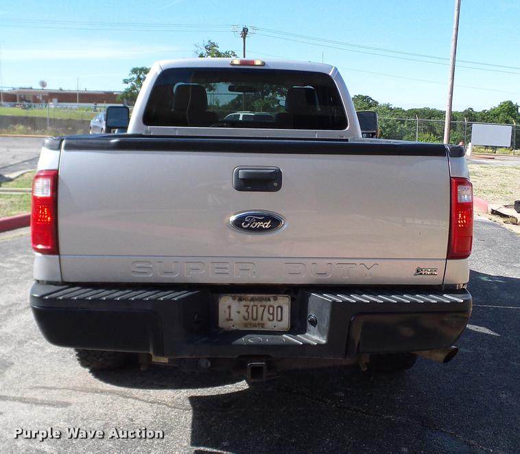 image for item DA6213 2011 Ford F250 Super Duty XL pickup truck