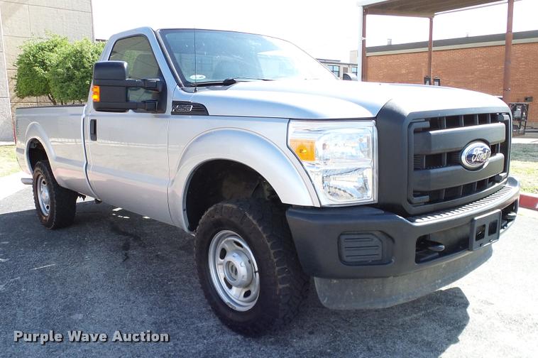 image for item DA6213 2011 Ford F250 Super Duty XL pickup truck