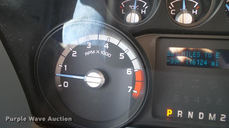 image for item DA6213 2011 Ford F250 Super Duty XL pickup truck