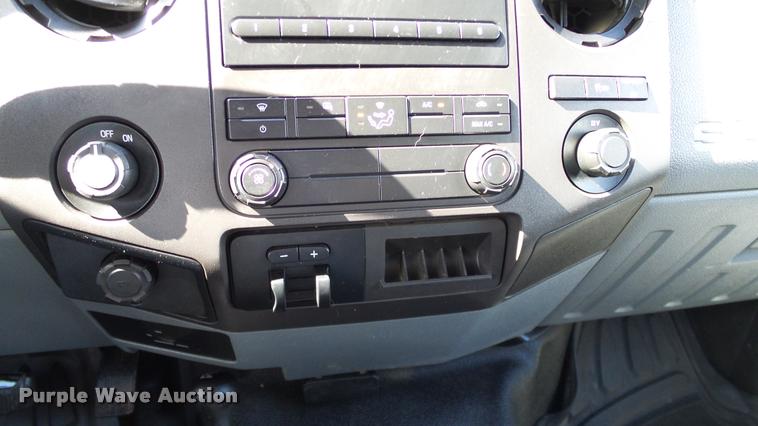 image for item DA6213 2011 Ford F250 Super Duty XL pickup truck