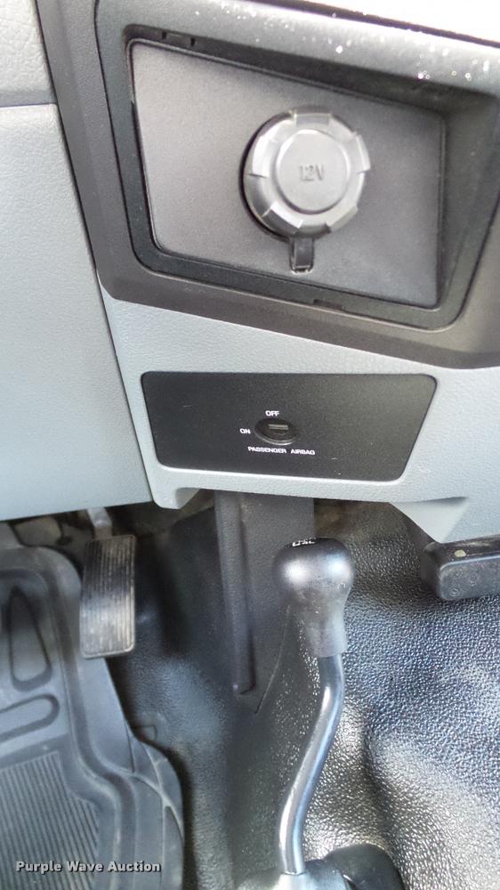 image for item DA6213 2011 Ford F250 Super Duty XL pickup truck