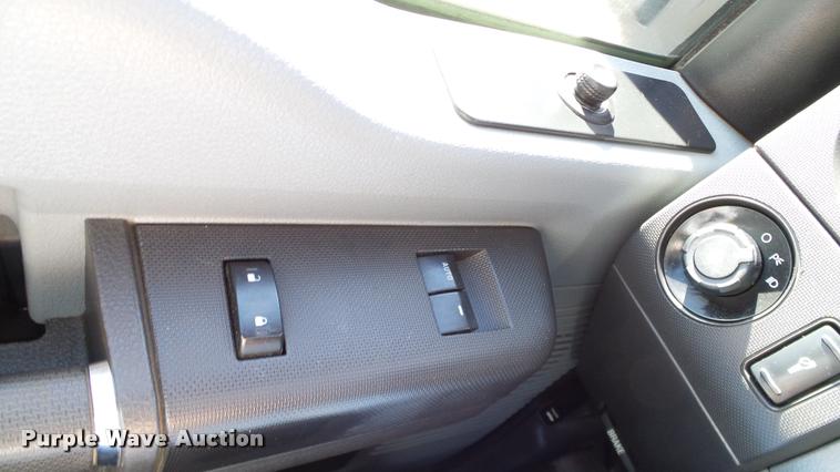 image for item DA6213 2011 Ford F250 Super Duty XL pickup truck