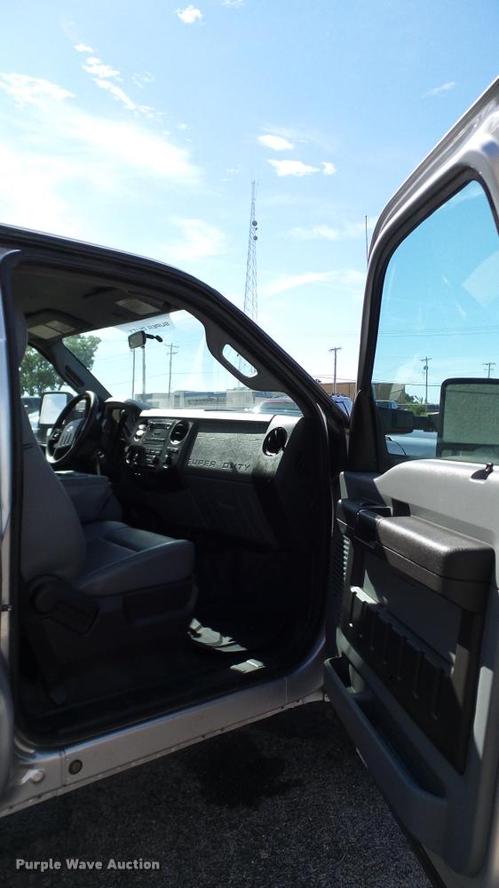 image for item DA6213 2011 Ford F250 Super Duty XL pickup truck