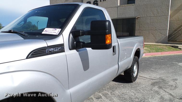image for item DA6213 2011 Ford F250 Super Duty XL pickup truck