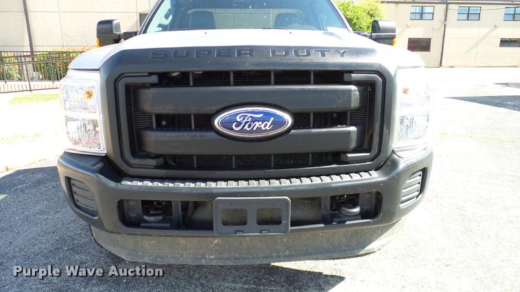 image for item DA6213 2011 Ford F250 Super Duty XL pickup truck