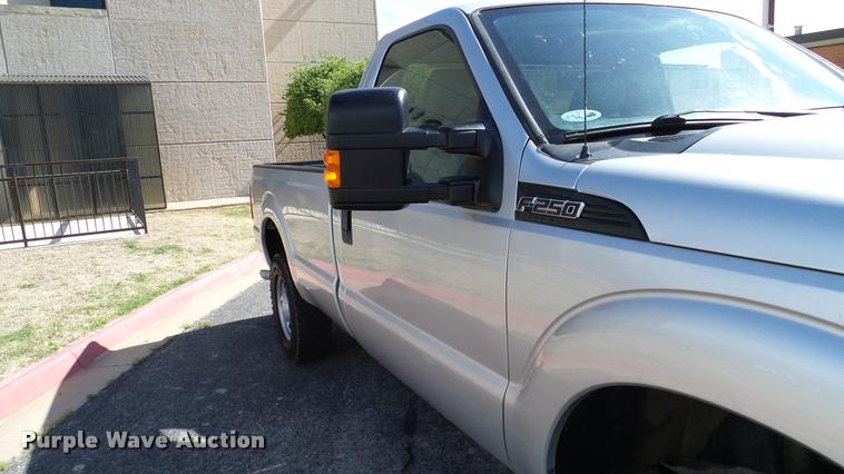 image for item DA6213 2011 Ford F250 Super Duty XL pickup truck