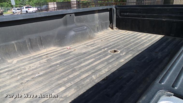 image for item DA6213 2011 Ford F250 Super Duty XL pickup truck