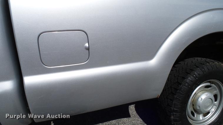 image for item DA6213 2011 Ford F250 Super Duty XL pickup truck