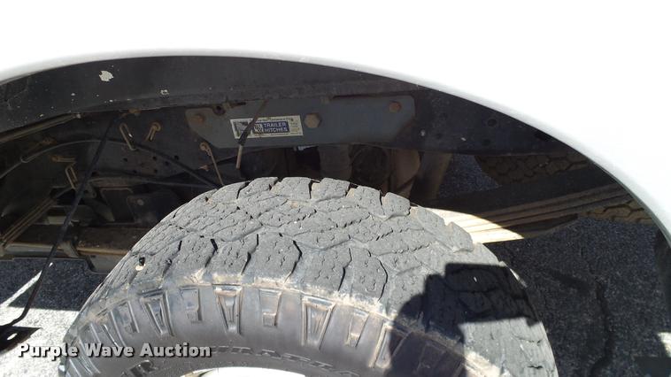 image for item DA6213 2011 Ford F250 Super Duty XL pickup truck