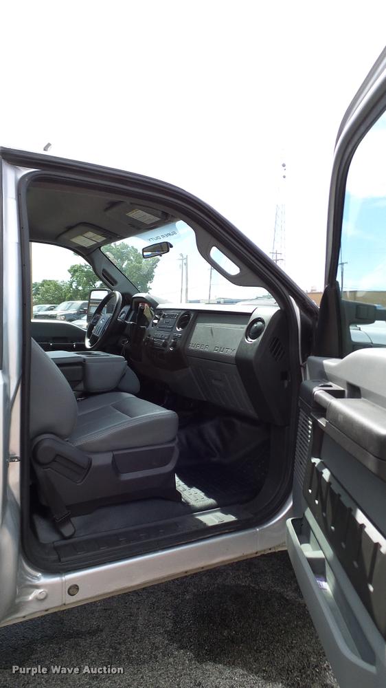 image for item DA6214 2011 Ford F250 Super Duty pickup truck
