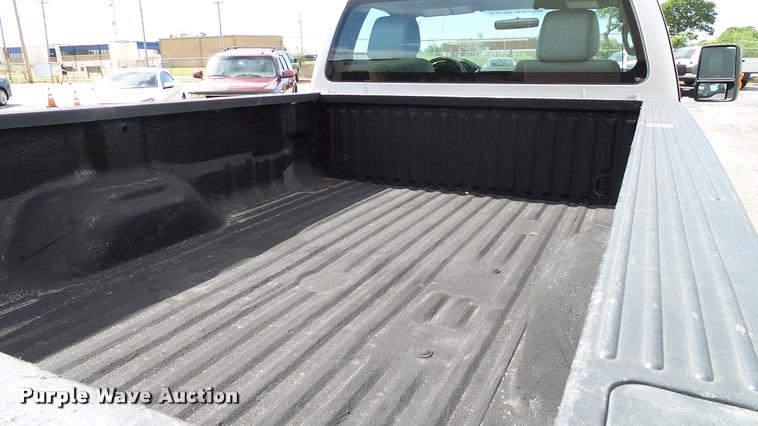 image for item DA6214 2011 Ford F250 Super Duty pickup truck