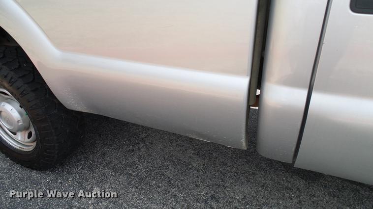 image for item DA6214 2011 Ford F250 Super Duty pickup truck
