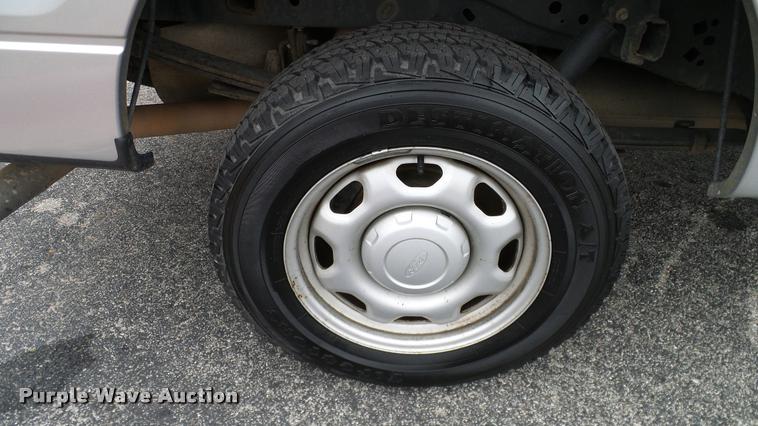 image for item DA6215 2011 Ford F150 XL SuperCab pickup truck