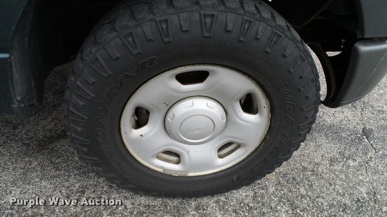 image for item DA6216 2007 Ford F150 XL SuperCab pickup truck