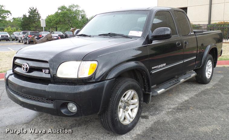 image for item DA6220 2003 Toyota Tundra Access Cab pickup truck