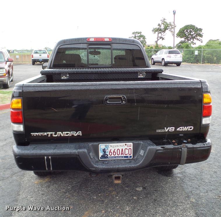image for item DA6220 2003 Toyota Tundra Access Cab pickup truck