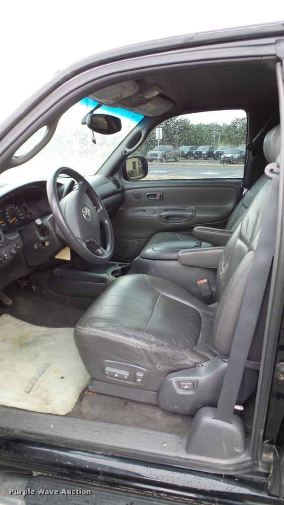 image for item DA6220 2003 Toyota Tundra Access Cab pickup truck