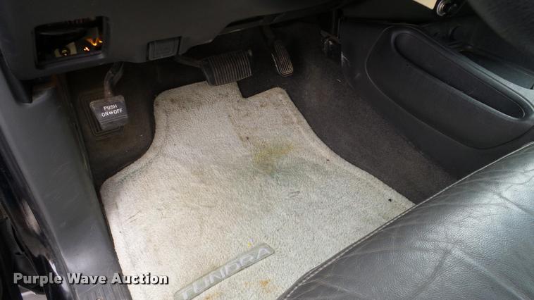 image for item DA6220 2003 Toyota Tundra Access Cab pickup truck