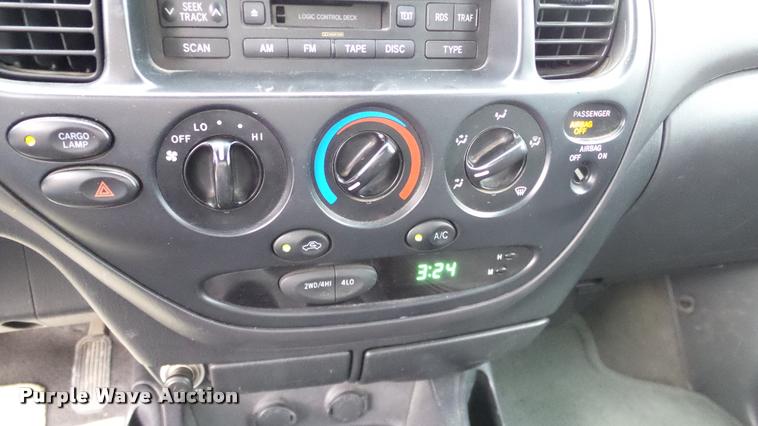 image for item DA6220 2003 Toyota Tundra Access Cab pickup truck