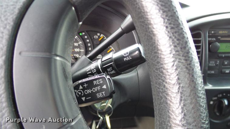 image for item DA6220 2003 Toyota Tundra Access Cab pickup truck