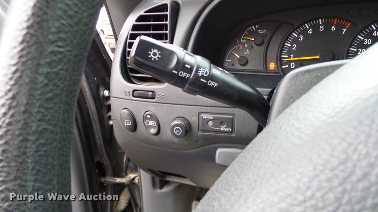 image for item DA6220 2003 Toyota Tundra Access Cab pickup truck