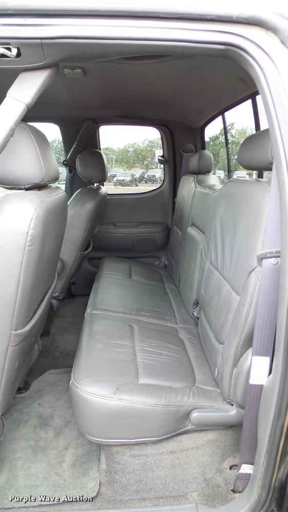 image for item DA6220 2003 Toyota Tundra Access Cab pickup truck