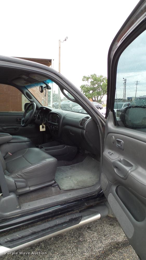 image for item DA6220 2003 Toyota Tundra Access Cab pickup truck