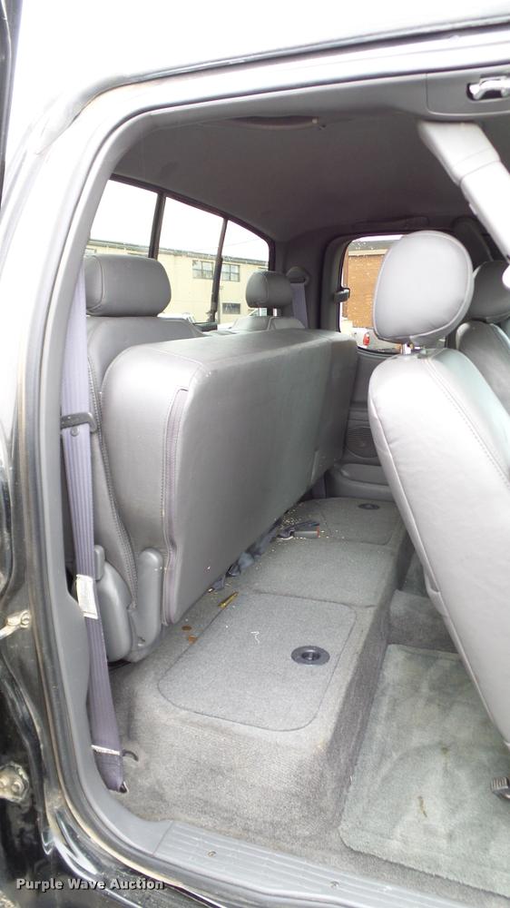 image for item DA6220 2003 Toyota Tundra Access Cab pickup truck