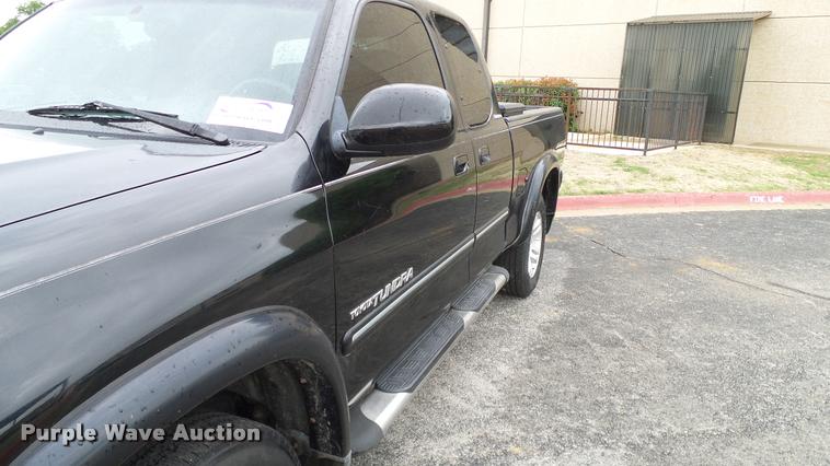 image for item DA6220 2003 Toyota Tundra Access Cab pickup truck