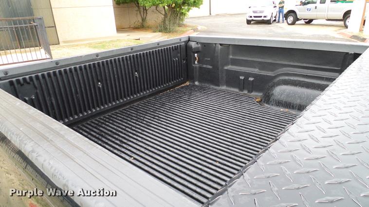 image for item DA6220 2003 Toyota Tundra Access Cab pickup truck