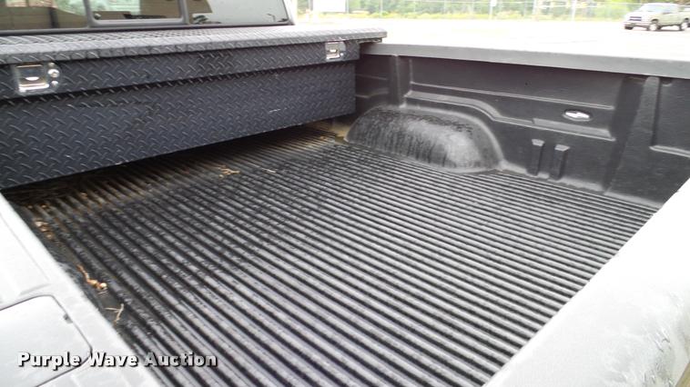 image for item DA6220 2003 Toyota Tundra Access Cab pickup truck