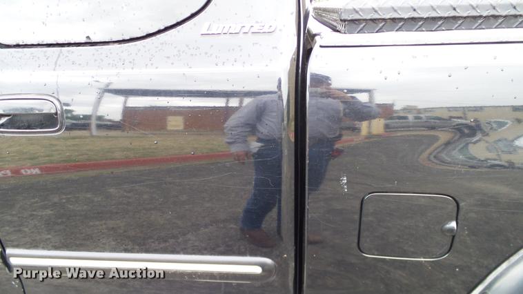 image for item DA6220 2003 Toyota Tundra Access Cab pickup truck