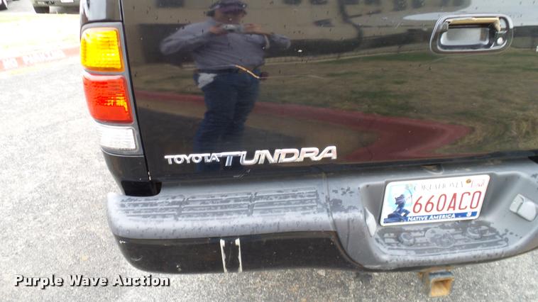 image for item DA6220 2003 Toyota Tundra Access Cab pickup truck