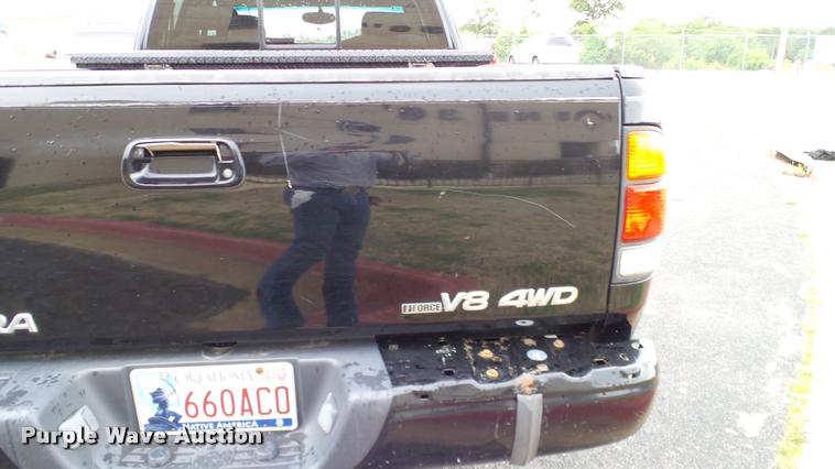 image for item DA6220 2003 Toyota Tundra Access Cab pickup truck