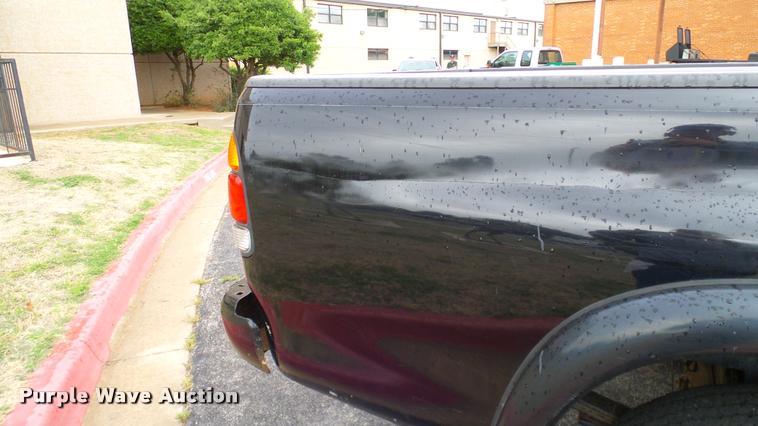 image for item DA6220 2003 Toyota Tundra Access Cab pickup truck