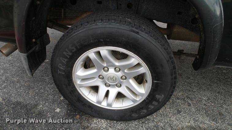 image for item DA6220 2003 Toyota Tundra Access Cab pickup truck