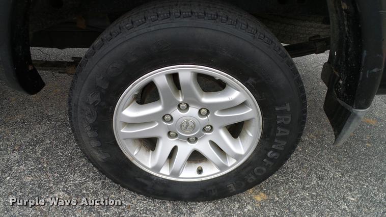 image for item DA6220 2003 Toyota Tundra Access Cab pickup truck