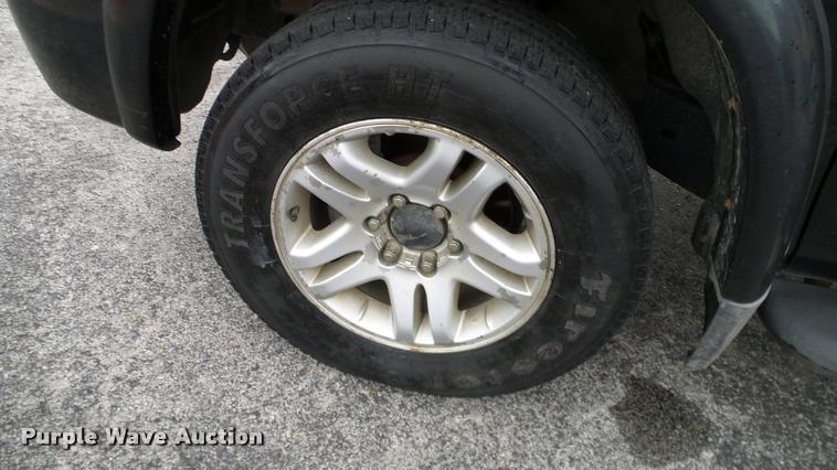 image for item DA6220 2003 Toyota Tundra Access Cab pickup truck