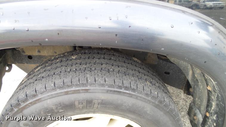 image for item DA6220 2003 Toyota Tundra Access Cab pickup truck