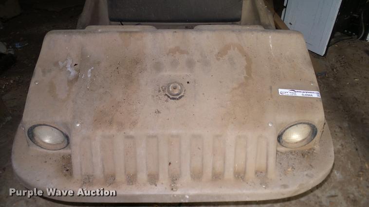 image for item DJ9966 1998 Recreative Industries Max II amphibious vehicle