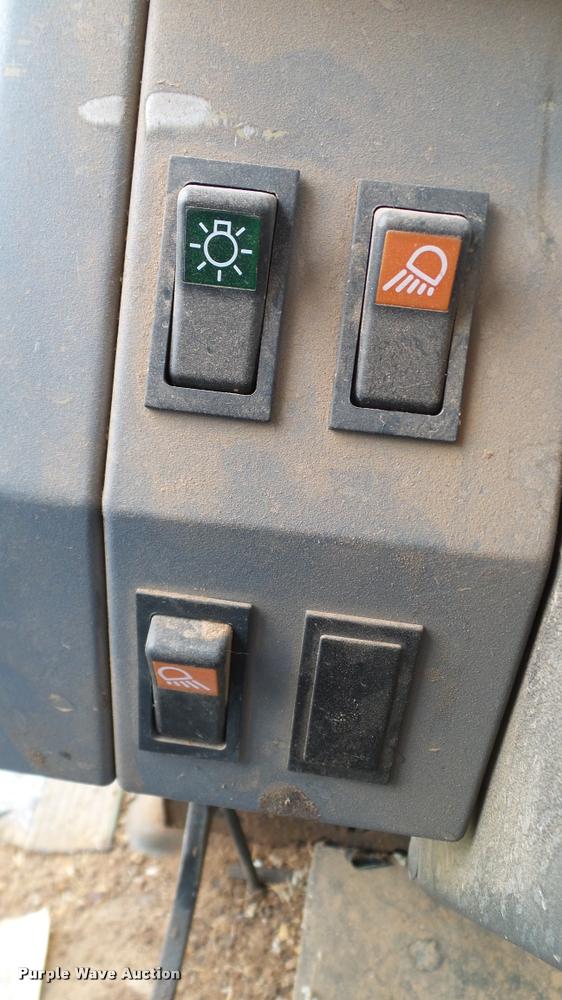 image for item DJ9968 1994 Ford 8240 tractor