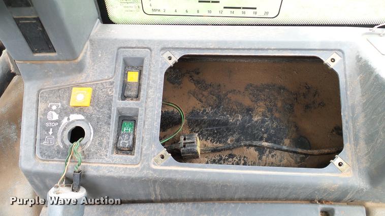 image for item DJ9968 1994 Ford 8240 tractor