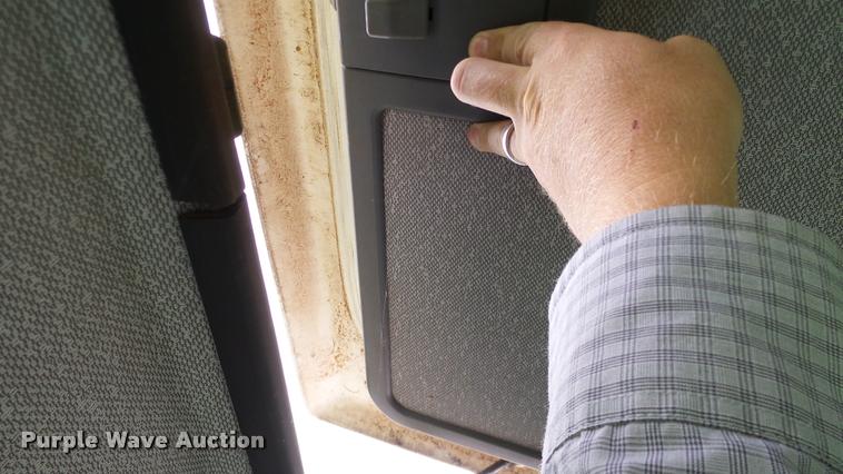 image for item DJ9968 1994 Ford 8240 tractor