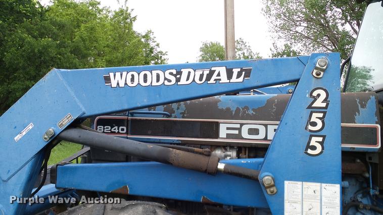 image for item DJ9968 1994 Ford 8240 tractor