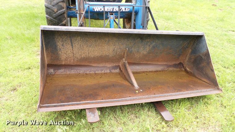 image for item DJ9968 1994 Ford 8240 tractor